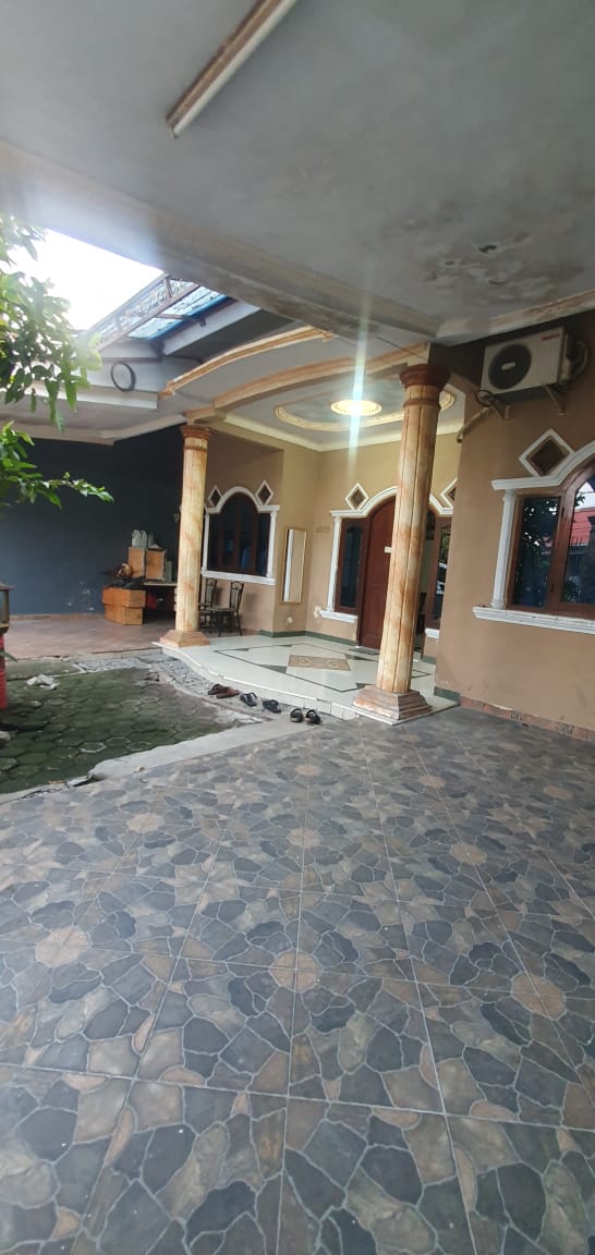 Disewakan Rumah di Katalya Jakarta Barat